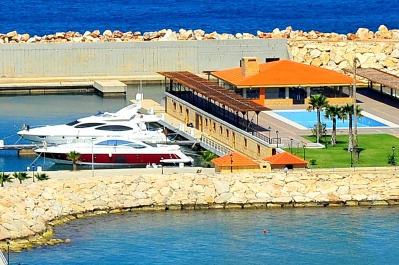 Jiyeh Marina Resort & Chalets 4
