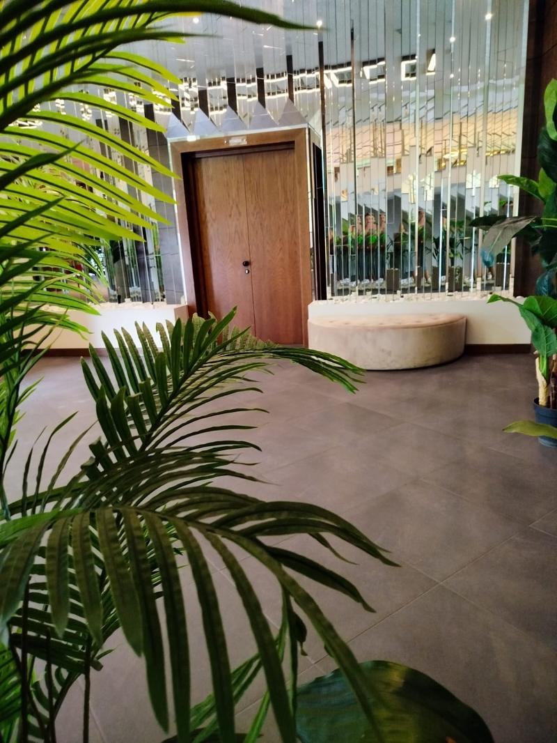 Lobby & Reception