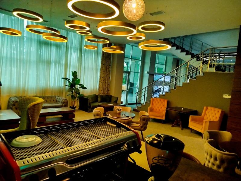 Lobby & Reception