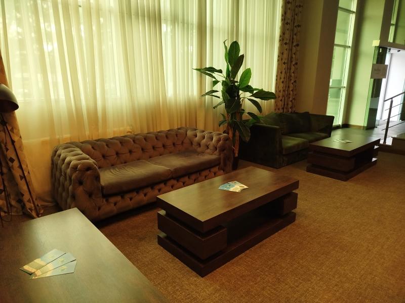 Lobby & Reception