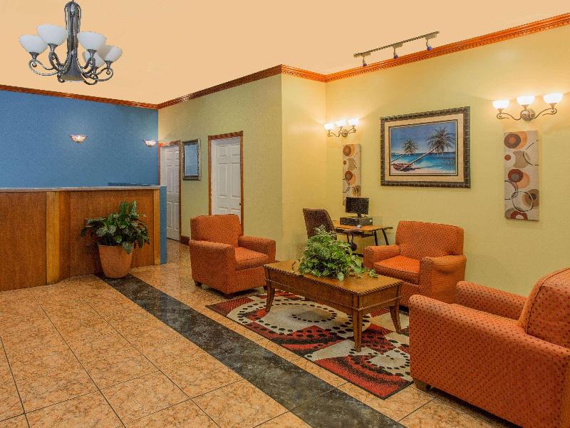 Days Inn by Wyndham Fort Myers image