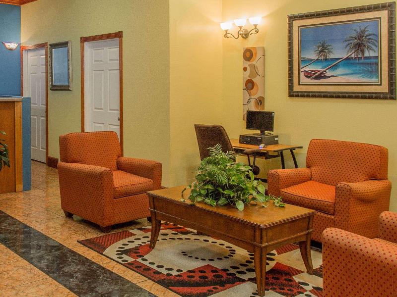 Days Inn by Wyndham Fort Myers image