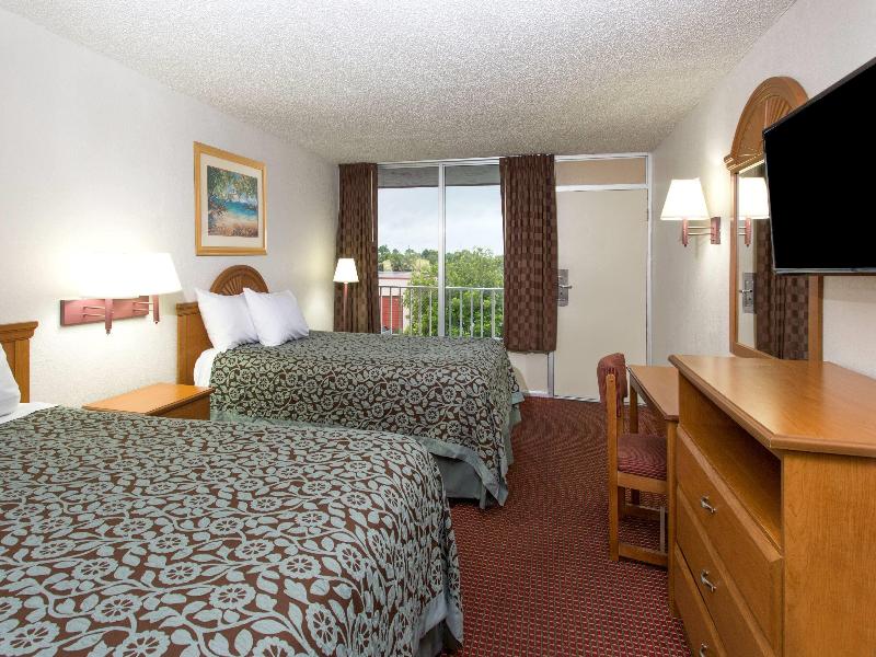 Days Inn by Wyndham Fort Myers image