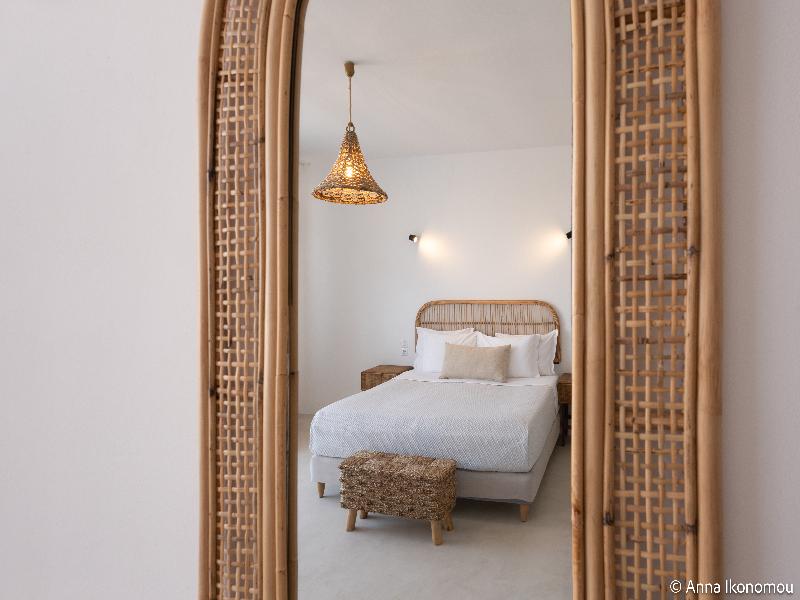 SUITE WITH PRIVATE POOL — photo 17