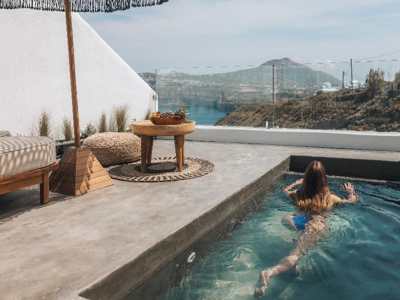 SUITE WITH PRIVATE POOL — photo 7