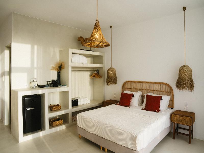 SUITE WITH PRIVATE POOL — photo 12