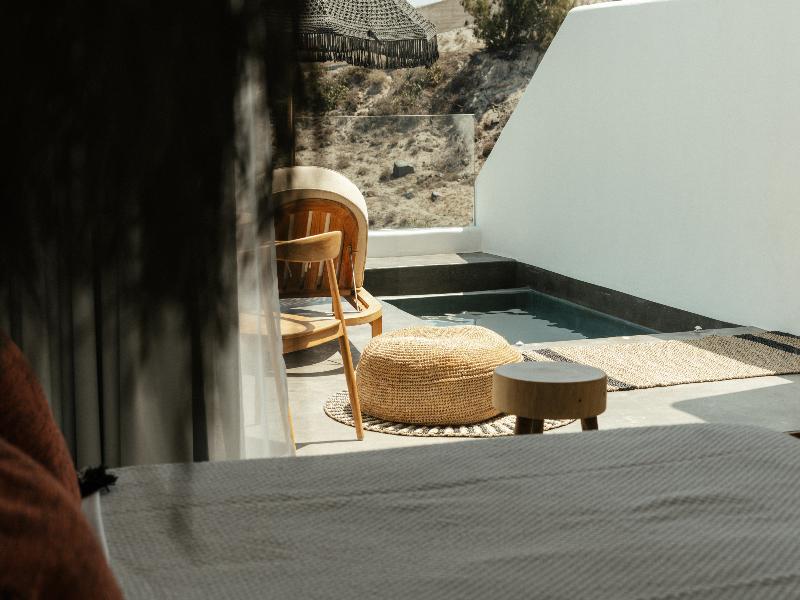 SUITE WITH PRIVATE POOL