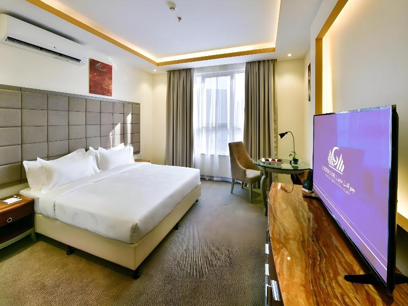 Golden Dune Hotel Turaif — view