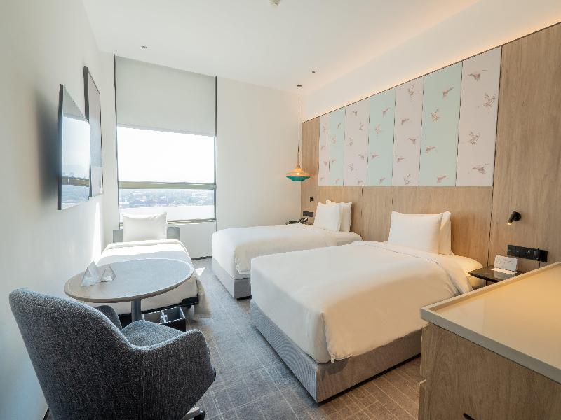 Crowne Plaza Penang Straits City image