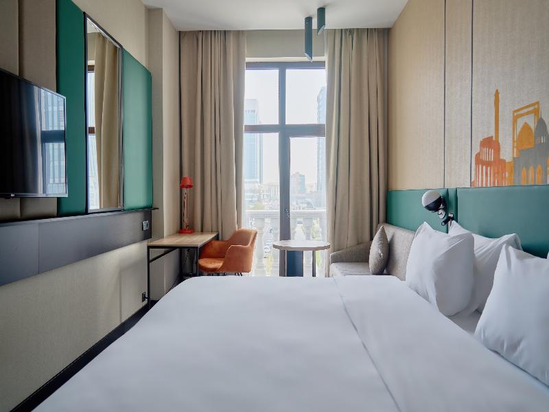 room detail thumbnail 1