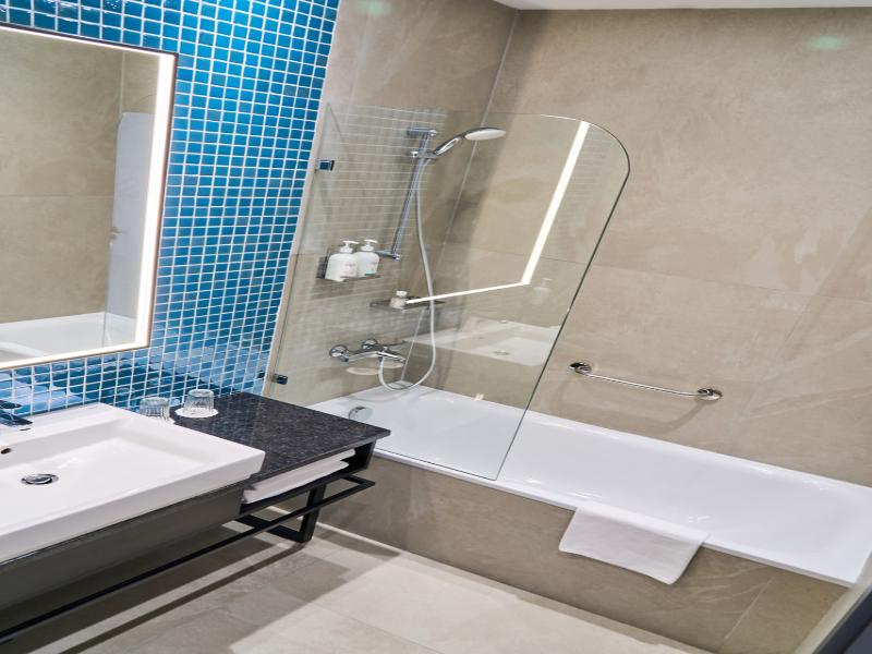 Holiday Inn Tashkent City image