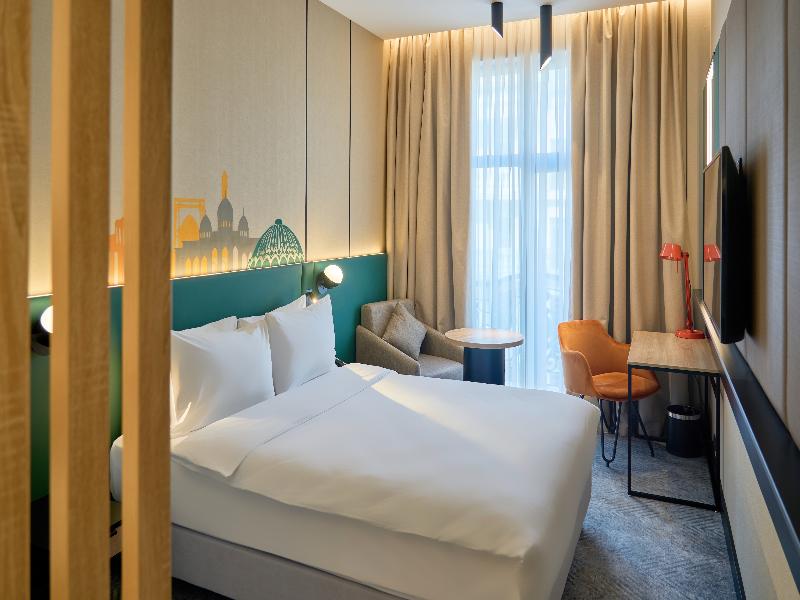 room detail thumbnail 1