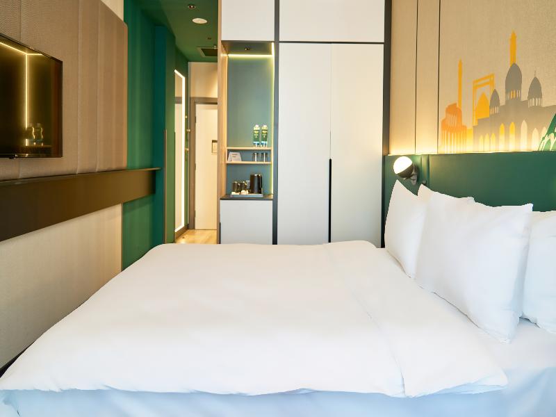 Holiday Inn Tashkent City image