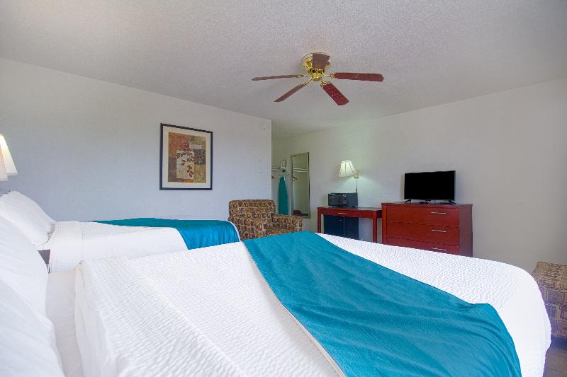 American Best Inn By I-35 Perry — photo 51
