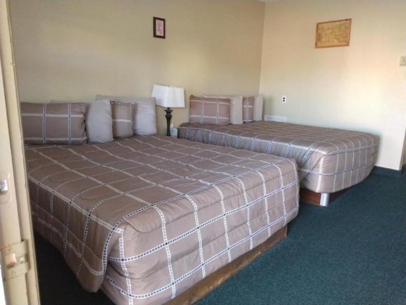 Double Queen Room