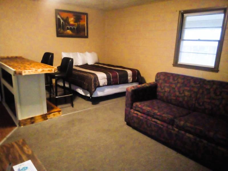Queen Suite Non - Smoking