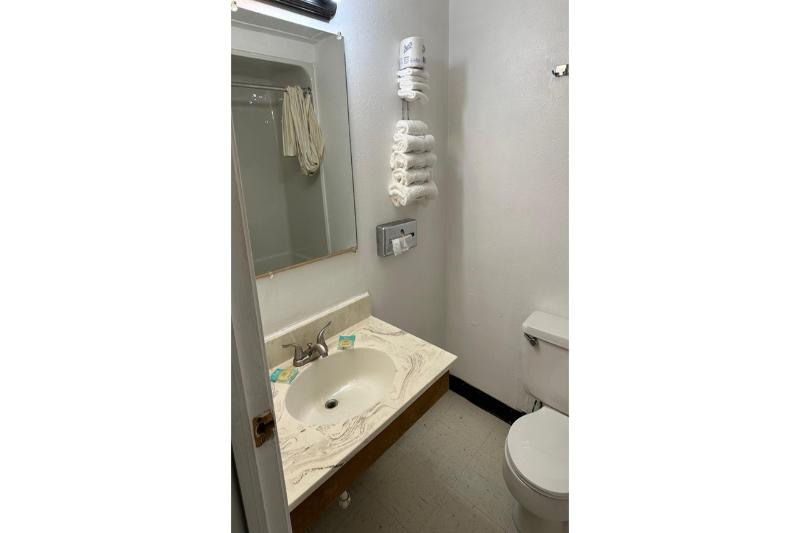 Love Hotels Kadoka by OYO at Badlands SD image