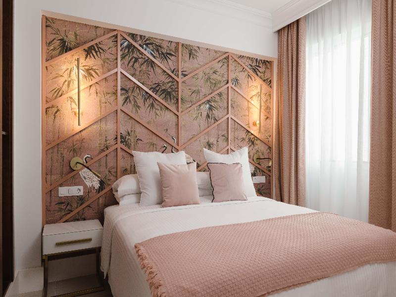 Blue Marina Suites Boutique Apartments image