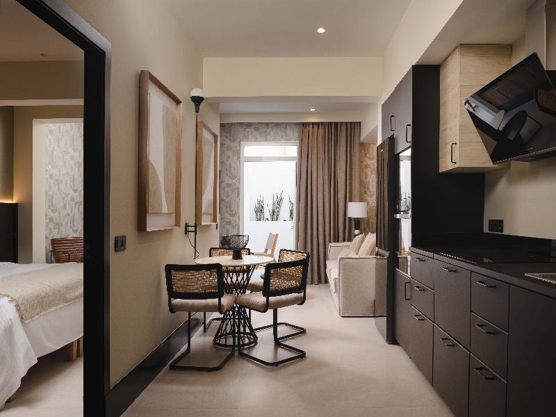 Blue Marina Suites Boutique Apartments image