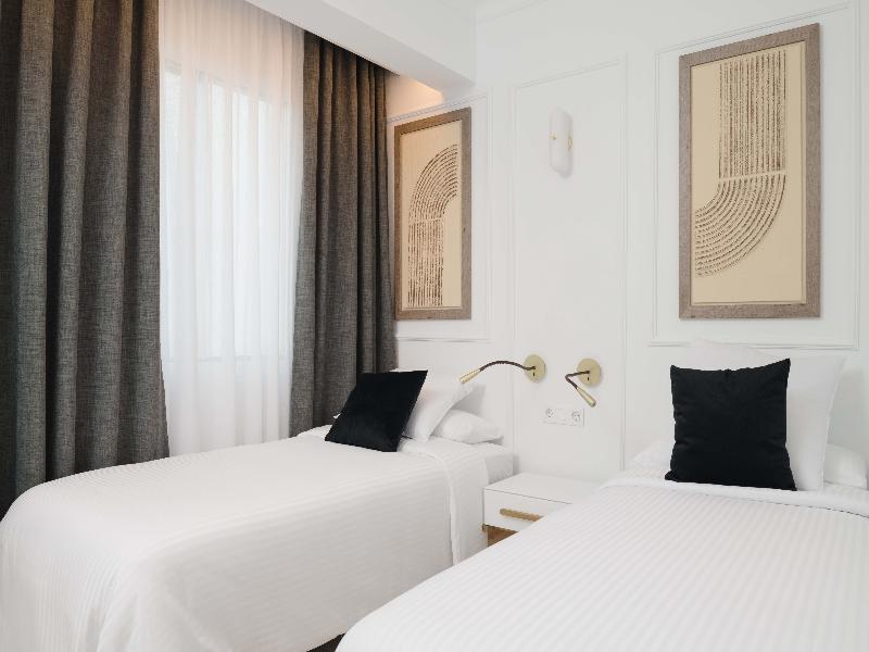 Blue Marina Suites Boutique Apartments image