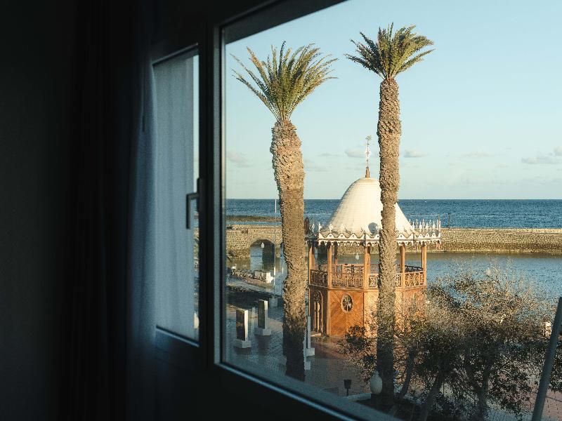 Blue Marina Suites Boutique Apartments image