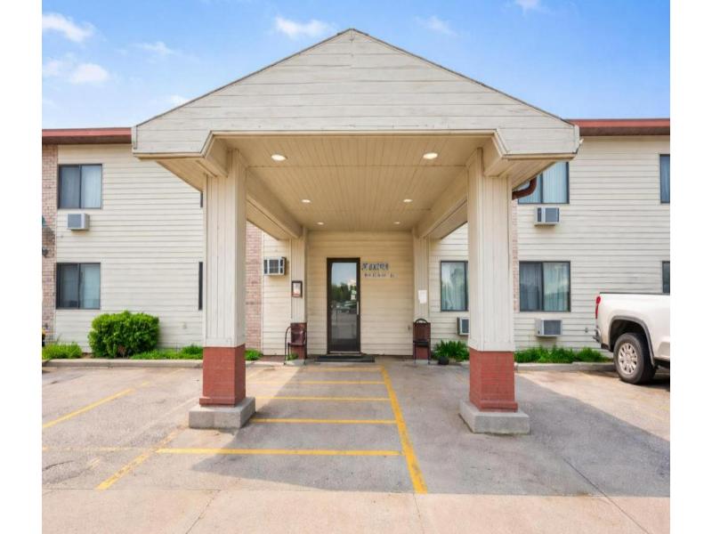 OYO Hotel Pipestone MN, Canterbury Park