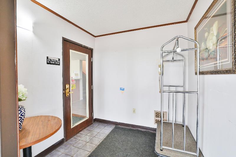 OYO Hotel Pipestone MN, Canterbury Park image