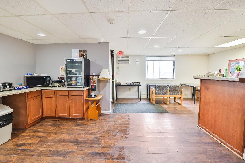 OYO Hotel Pipestone MN, Canterbury Park image