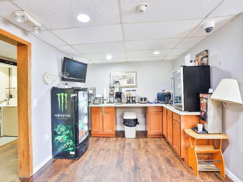 OYO Hotel Pipestone MN, Canterbury Park image