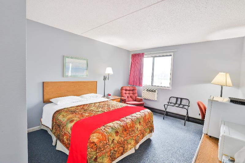 OYO Hotel Pipestone MN, Canterbury Park image