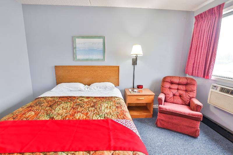 OYO Hotel Pipestone MN, Canterbury Park image