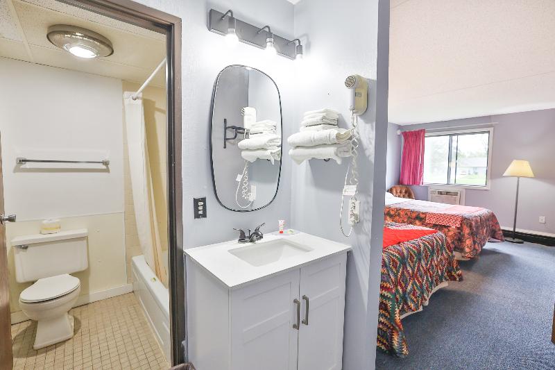 OYO Hotel Pipestone MN, Canterbury Park image