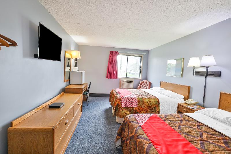 OYO Hotel Pipestone MN, Canterbury Park image