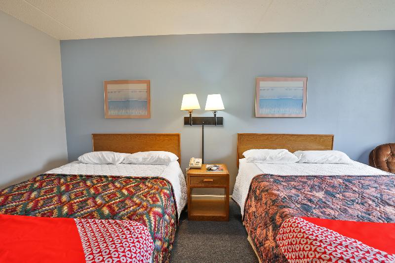 OYO Hotel Pipestone MN, Canterbury Park image