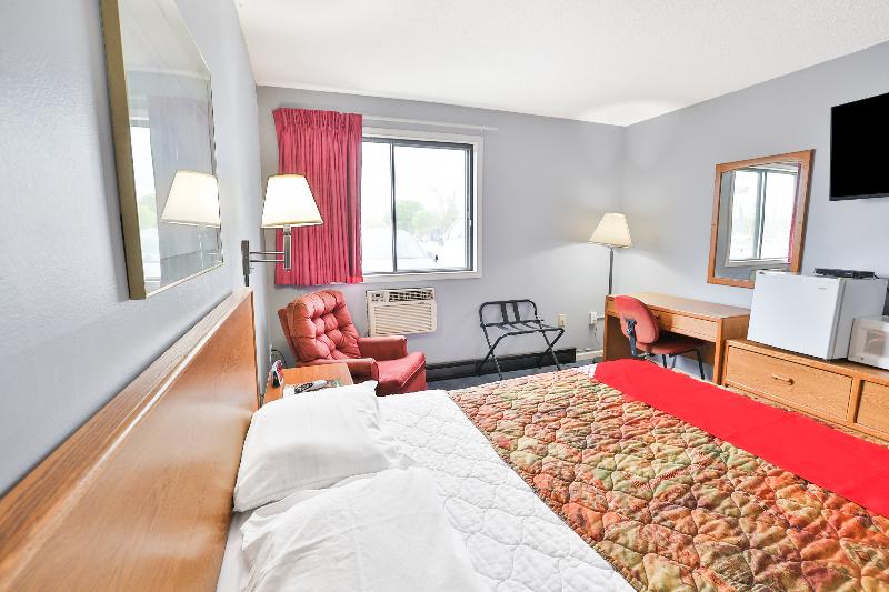OYO Hotel Pipestone MN, Canterbury Park image