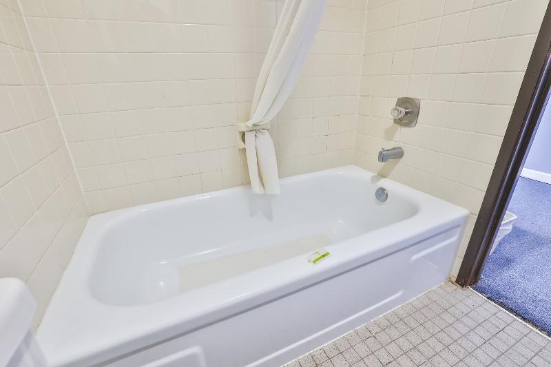 OYO Hotel Pipestone MN, Canterbury Park image
