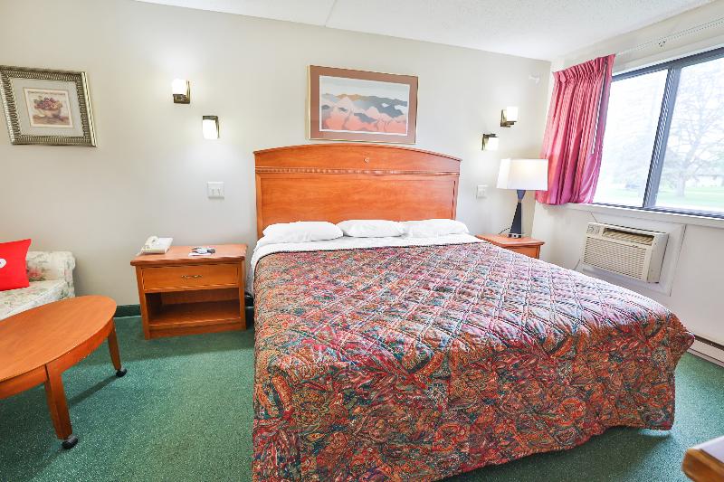 OYO Hotel Pipestone MN, Canterbury Park image