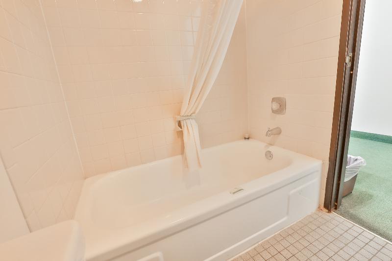 OYO Hotel Pipestone MN, Canterbury Park image
