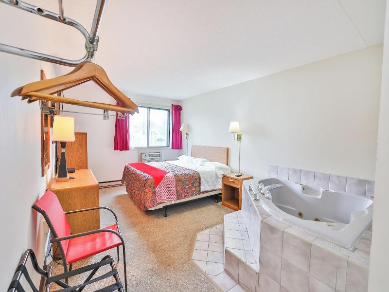 OYO Hotel Pipestone MN, Canterbury Park image