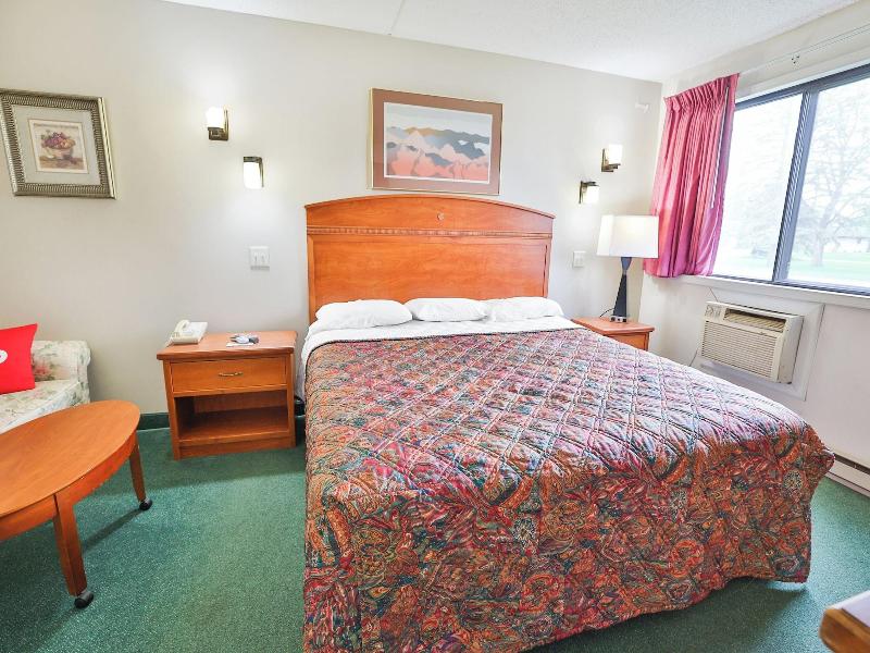 OYO Hotel Pipestone MN, Canterbury Park image