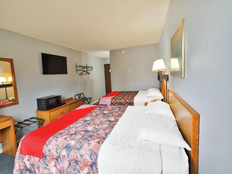 OYO Hotel Pipestone MN, Canterbury Park image