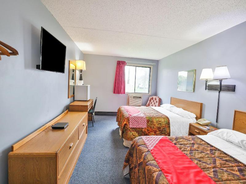 OYO Hotel Pipestone MN, Canterbury Park image