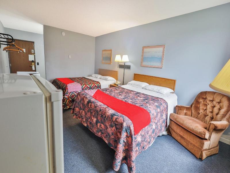OYO Hotel Pipestone MN, Canterbury Park image