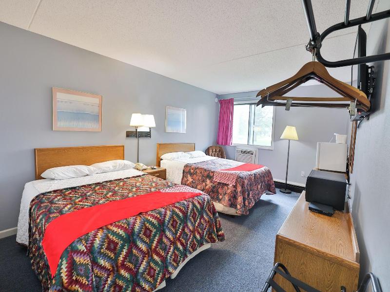 OYO Hotel Pipestone MN, Canterbury Park image