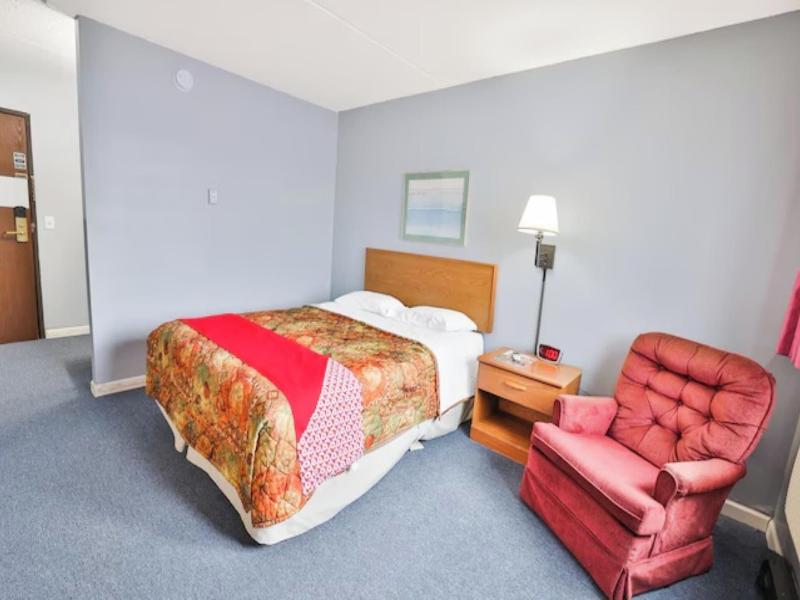 OYO Hotel Pipestone MN, Canterbury Park image