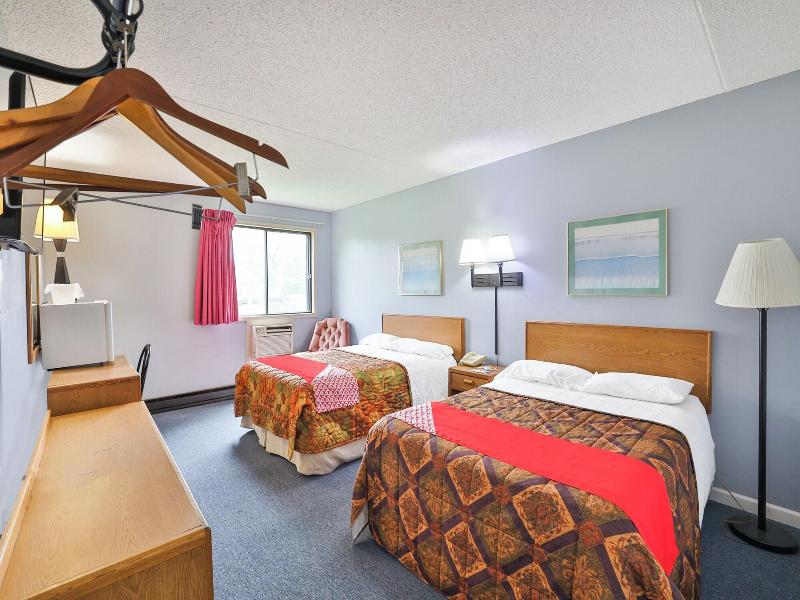 OYO Hotel Pipestone MN, Canterbury Park image