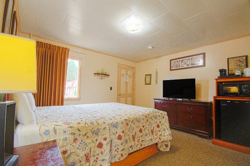 Sunflower Motel Hiawatha By Oyo image