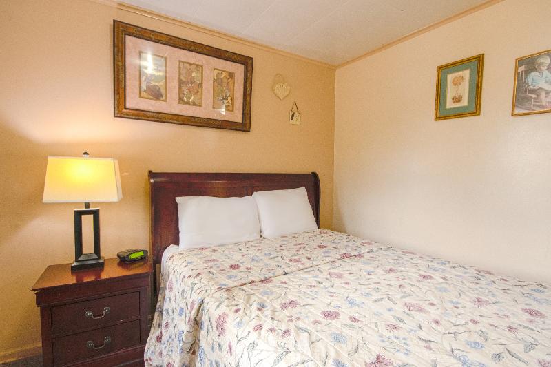 Sunflower Motel Hiawatha By Oyo image