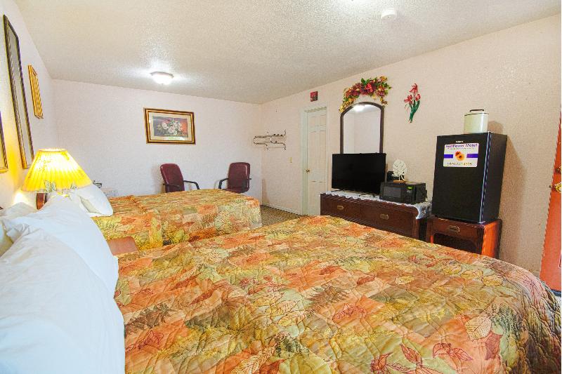 Sunflower Motel Hiawatha By Oyo image