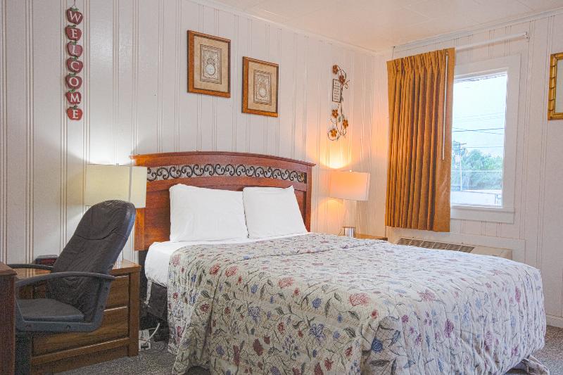 Sunflower Motel Hiawatha By Oyo image
